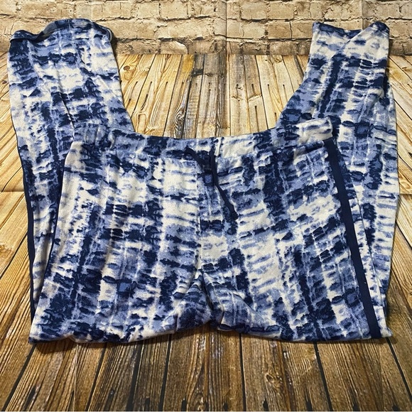 Lucky Brand 2 Piece Soft Blue Tie Dye Pajama Set Short Sleeve Pants - Picture 4 of 6